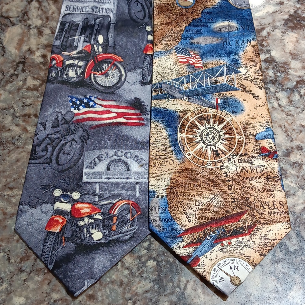 Airplane compass necktie.